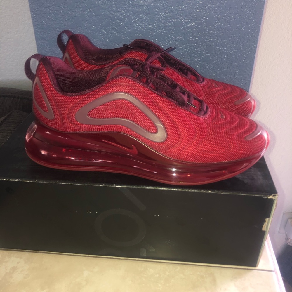 air max 720 university red